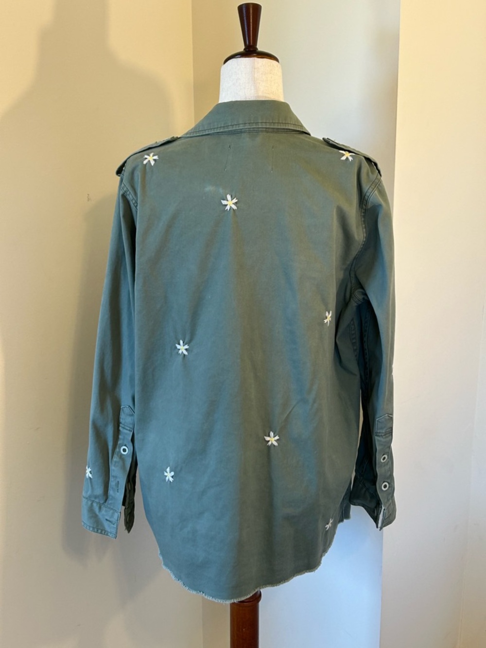 Pistola Camilo Embroidered Military Jacket
Colonel Daisy M Excellent Condition - Picture 9 of 13